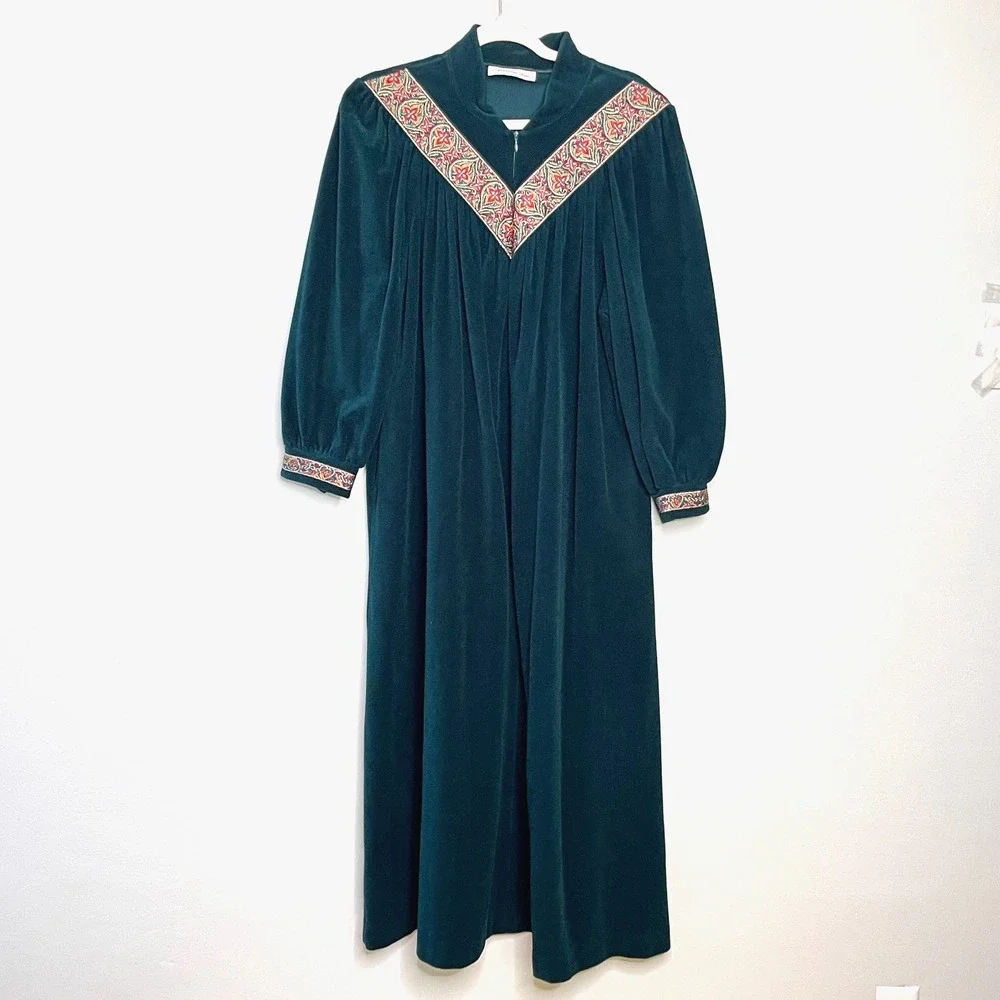 Vintage Vanity Fair Maxi Nightgown Size PL Green Velour Embroidered‎ House Dress